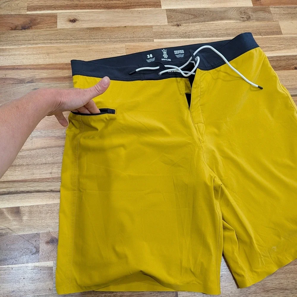Driftline Men Original Drifties Board Shorts 38 Yellow Wetsuit Lined Surf